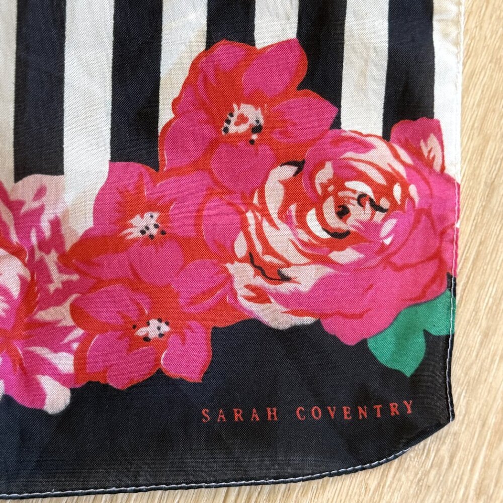 Vintage Sarah Coventry Floral Scarf Black/Red Roses Print Women’s Long Coat - Picture 5 of 5